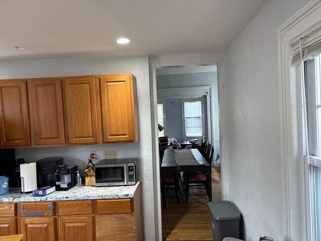 Photo - 395 Crown St