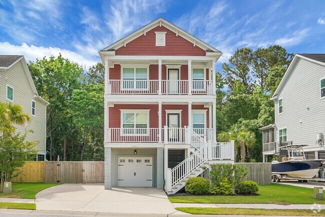 Building Photo - Beautiful 3 Bedroom 2.5 Bathroom home loca...
