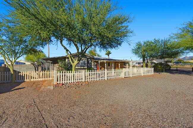 Photo - 2237 W Foothill St