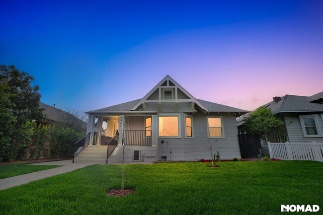 Building Photo - 2941 S La Salle Ave