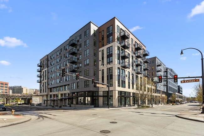 Building Photo - 440 West