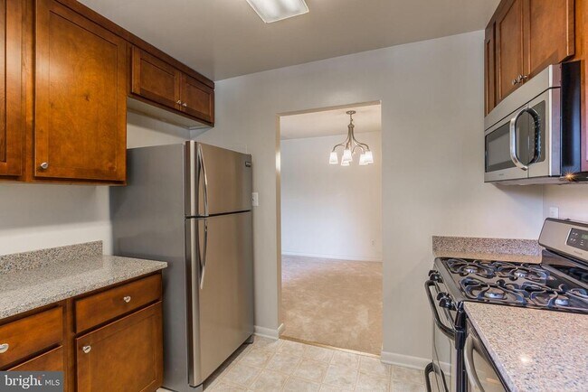 Photo - 3515 Washington Blvd Unit 303