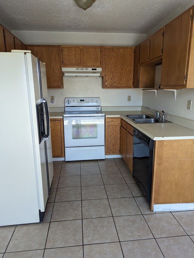 Photo - 1415 Boswell Dr