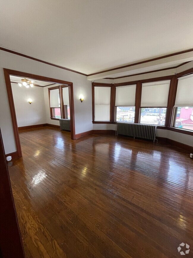 Building Photo - 3 E Chestnut St Unit 2 Rental