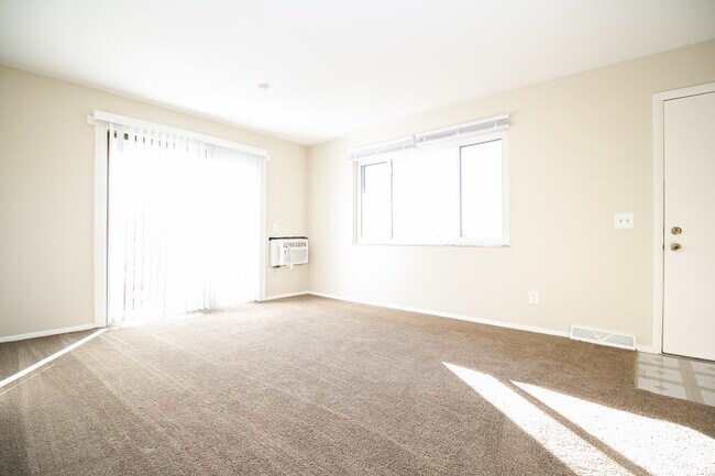 Photo - 1597 Walbridge Ave Unit 2