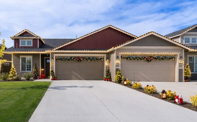 Building Photo - Majestic Villas