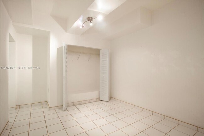 Photo - 4720 Pine Tree Dr Unit 1