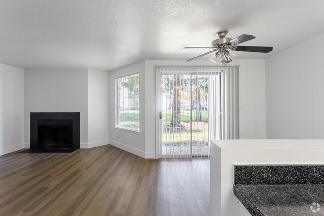 1BR, 1BA - 722SF