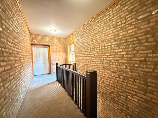 Photo - 1610 E 82nd St Unidad 2N