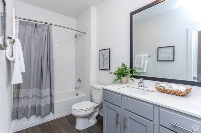 3BR, 2.5BA - 1,440 SF