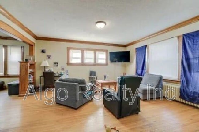 Photo - 2646 Dupont Ave N