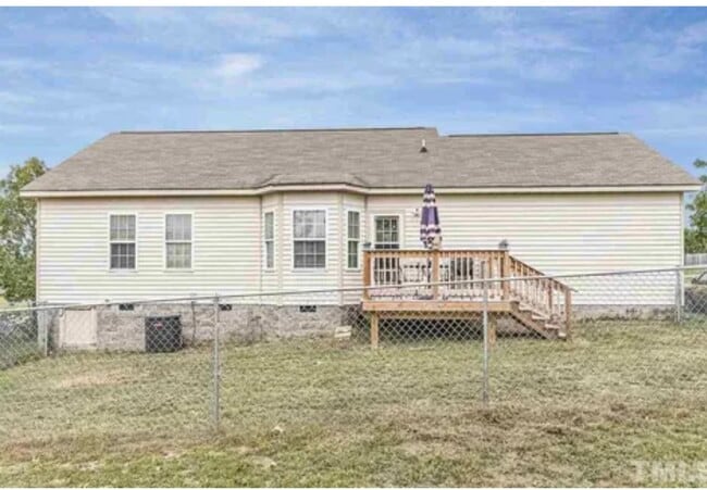 Photo - 36 Jumpmaster Dr