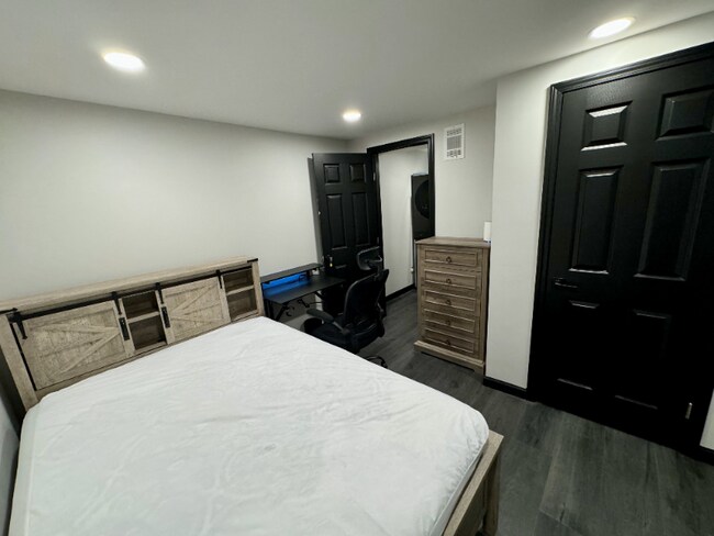 Photo - 2210 Pansy St NW