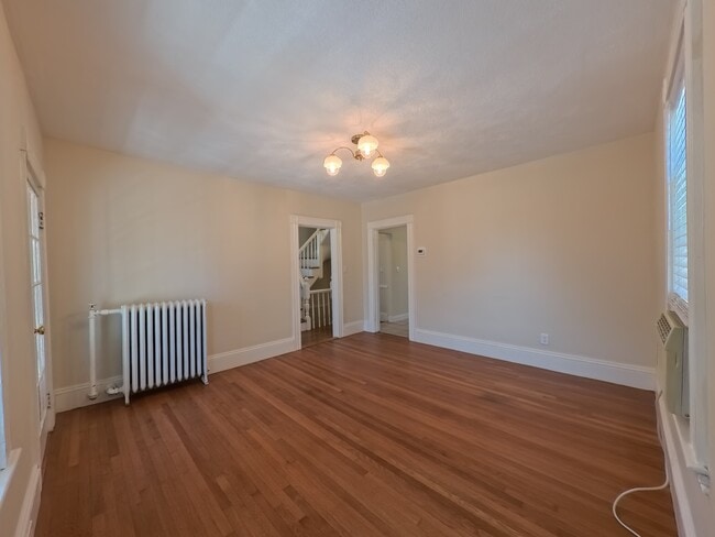 Building Photo - 29 Watts St Unit 2