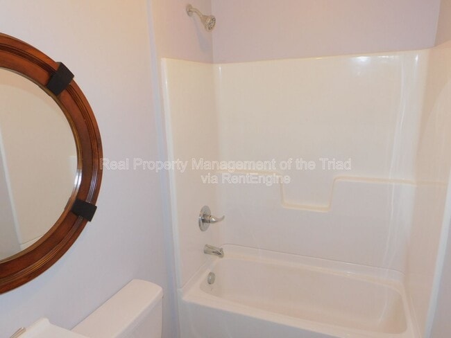 Photo - 201 Sheppard St