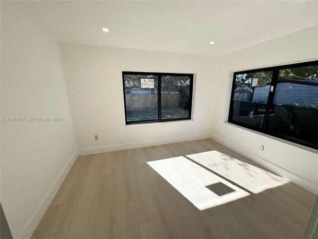 Photo - 1180 Opa-Locka Blvd Unidad 1