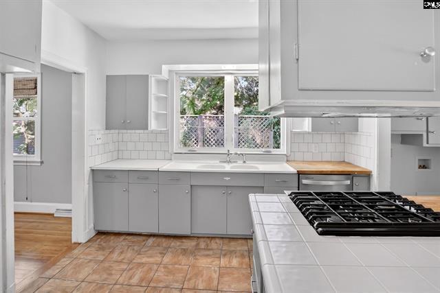 Photo - 512 Carrison St