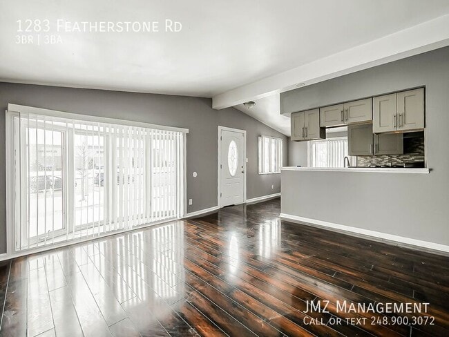 Photo - 1283 Featherstone Rd