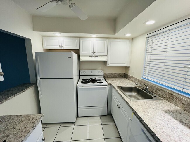 Photo - 9911 Sandalfoot Blvd Unidad 112