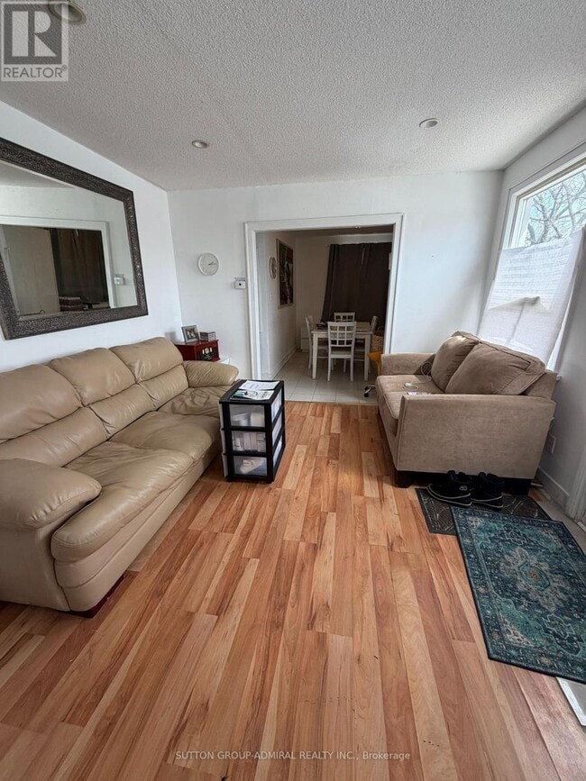 Photo - 4077 Dufferin St