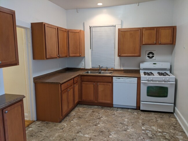 Photo - 1308 Sherman Ave Unidad 2N Rental