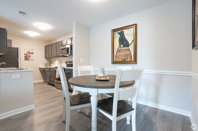 crestwood-commons-apartments-crestwood-ky-2br-2ba---1215-sf---dining-area