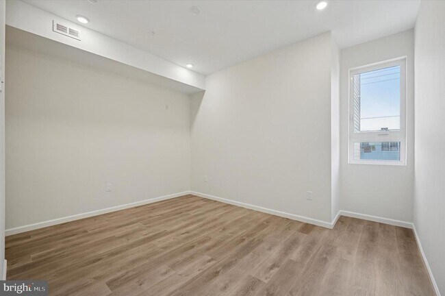 Photo - 105 N 63rd St Unit 6