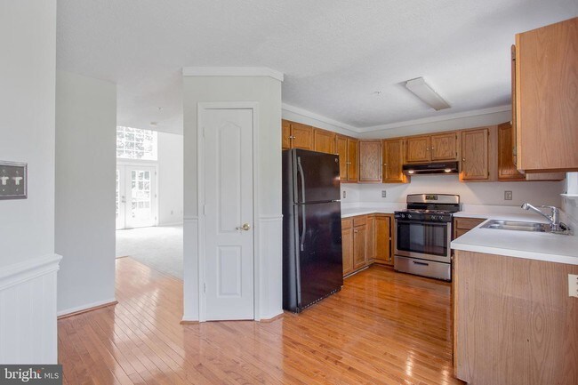 Photo - 6212 Grenfell Loop