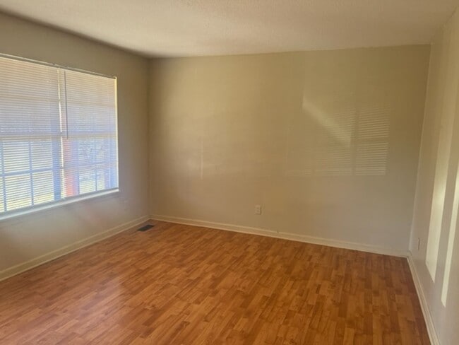 Photo - SINGLE FAMILY HOME