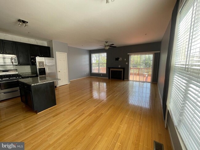 Photo - 5427 Upper Mill Terrace S