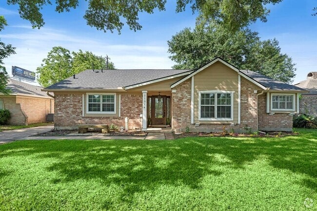 Building Photo - 21314 4 Oaks Dr Rental