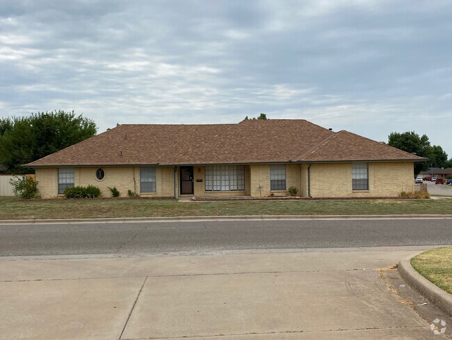 Building Photo - 5101 SE 56th St Rental