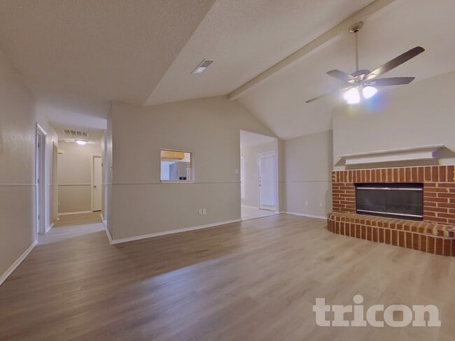 Photo - 1932 Cedar Tree Dr