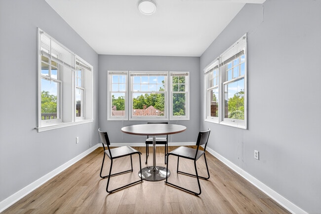 A2x2D Renovated - Wertland Square