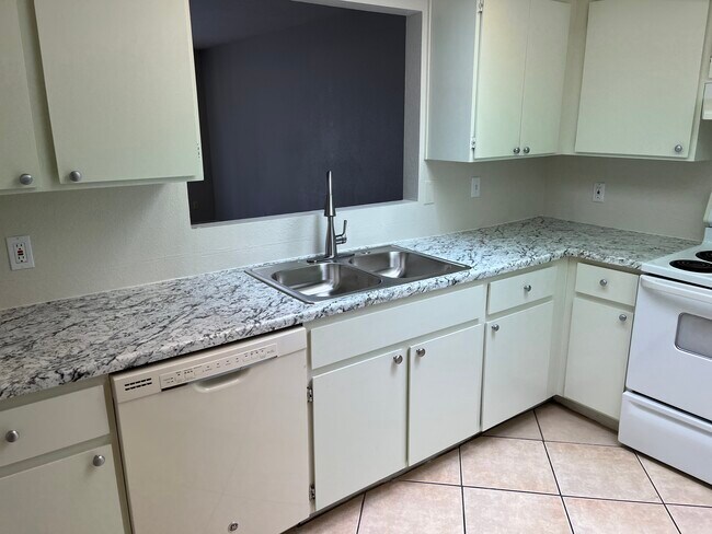 Photo - 517 W Duke Dr