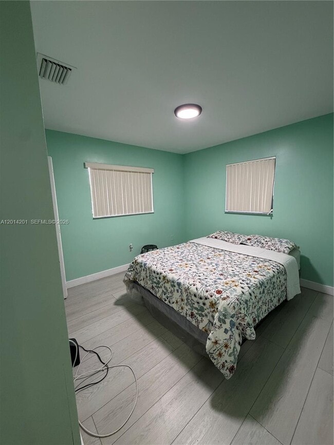 1410 NW 199th St