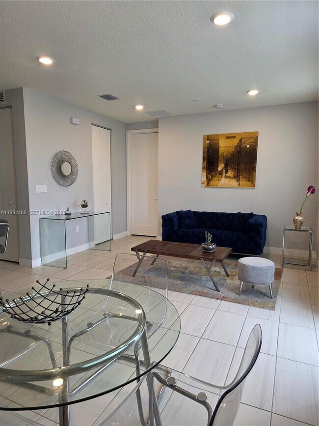 Photo - 10222 NW 64th Way Unidad 302