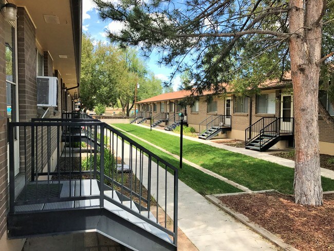 Photo - Courtyard