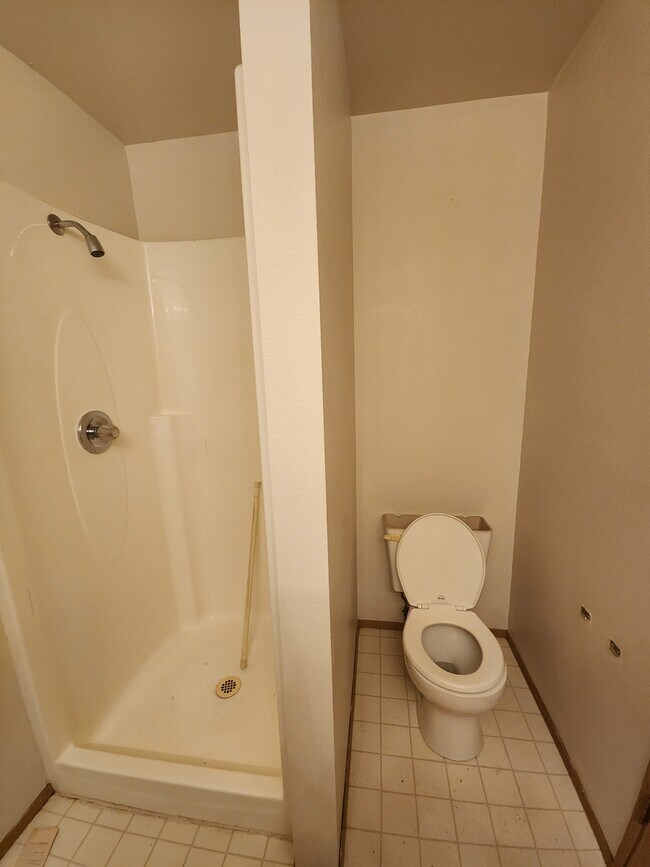 Primary bath - 3603 Michelle Ln Unit 3603 B