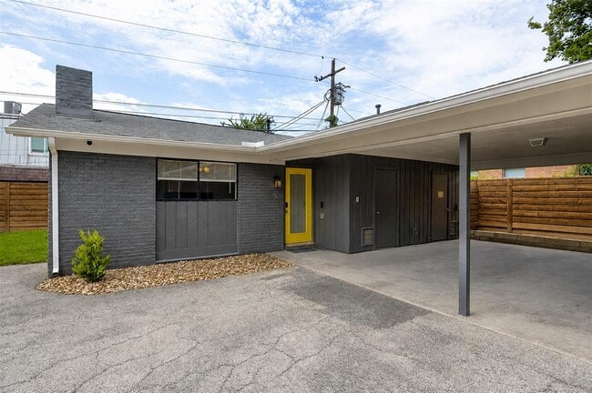 Building Photo - 2203 Ventura Dr