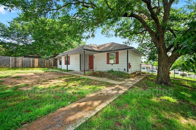 Building Photo - 701 E Morton St Rental