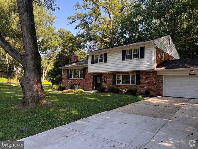 Building Photo - 9104 Hamilton Dr Rental