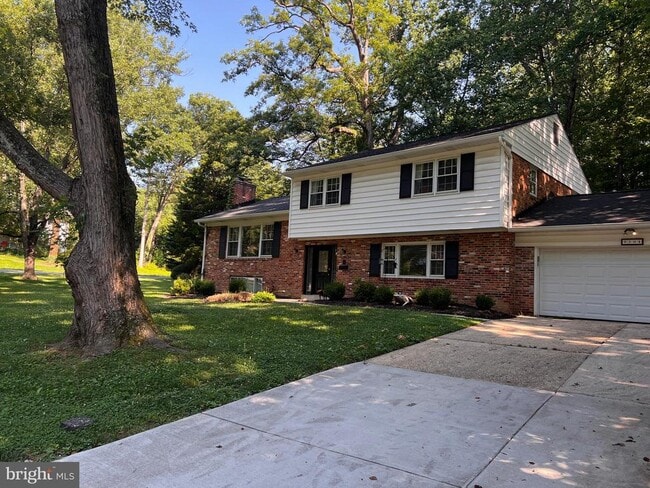 Building Photo - 9104 Hamilton Dr Rental