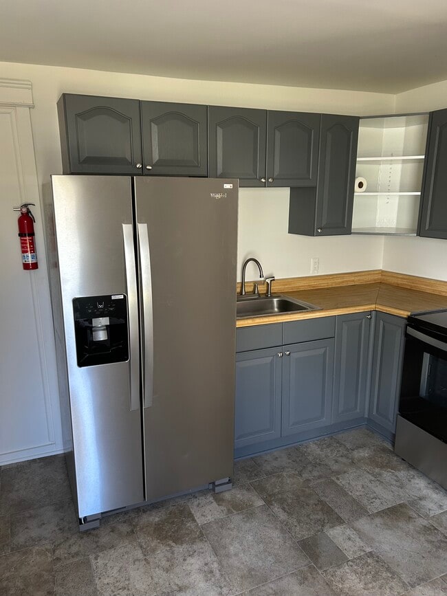 Photo - 625 Merchant St