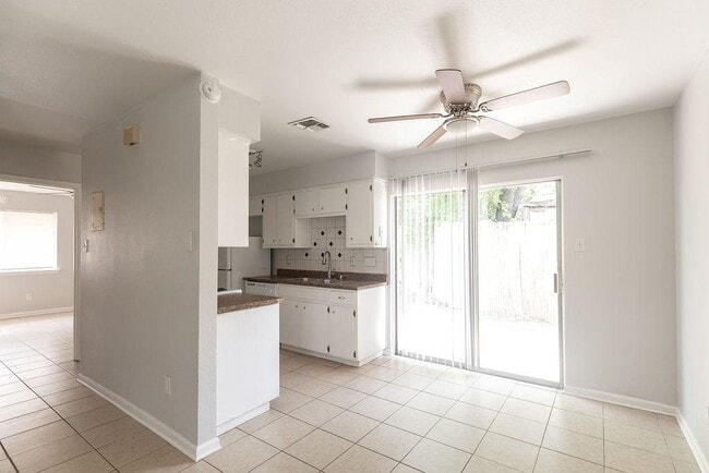 Photo - 203 Northcrest Cir