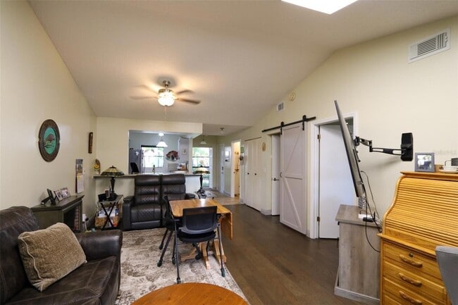 Photo - 323 Knottwood Ct Unit 1