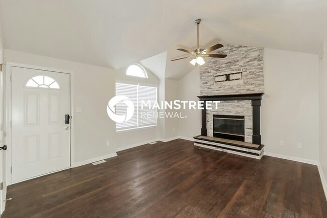4 Bedroom Pet-Friendly Home in BLUE SPRINGS, MO with Main Street Renewal