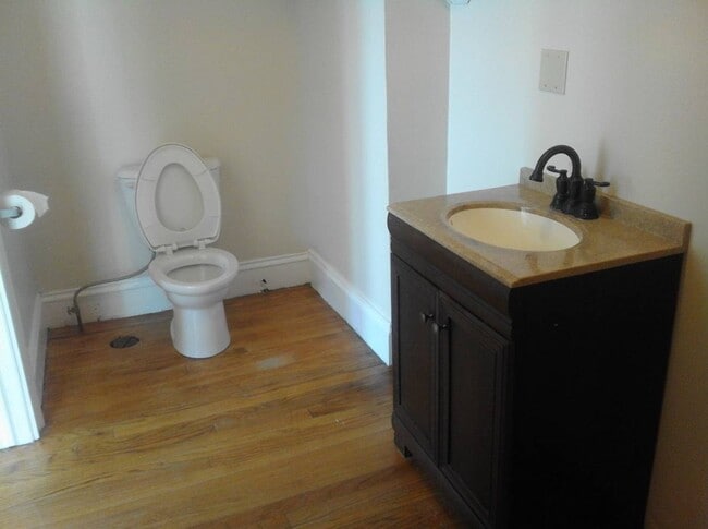 Photo - 184 Thames St