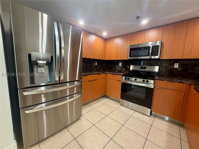 1650 Coral Wy Unit 504
