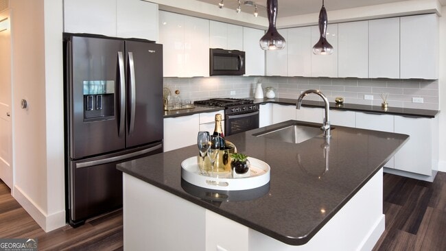 Building Photo - 1400 W Peachtree St NW Unit 2015 Rental